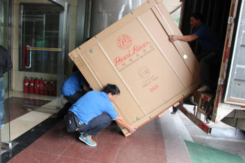 抱罗镇钢琴贵重工艺品无忧运